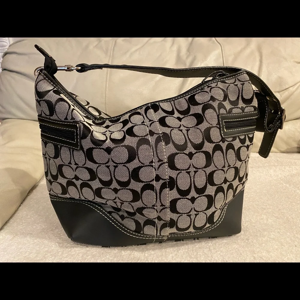 Coach Signature Jacquard Black / Gray Shoulder bag - Picture 3 of 10
